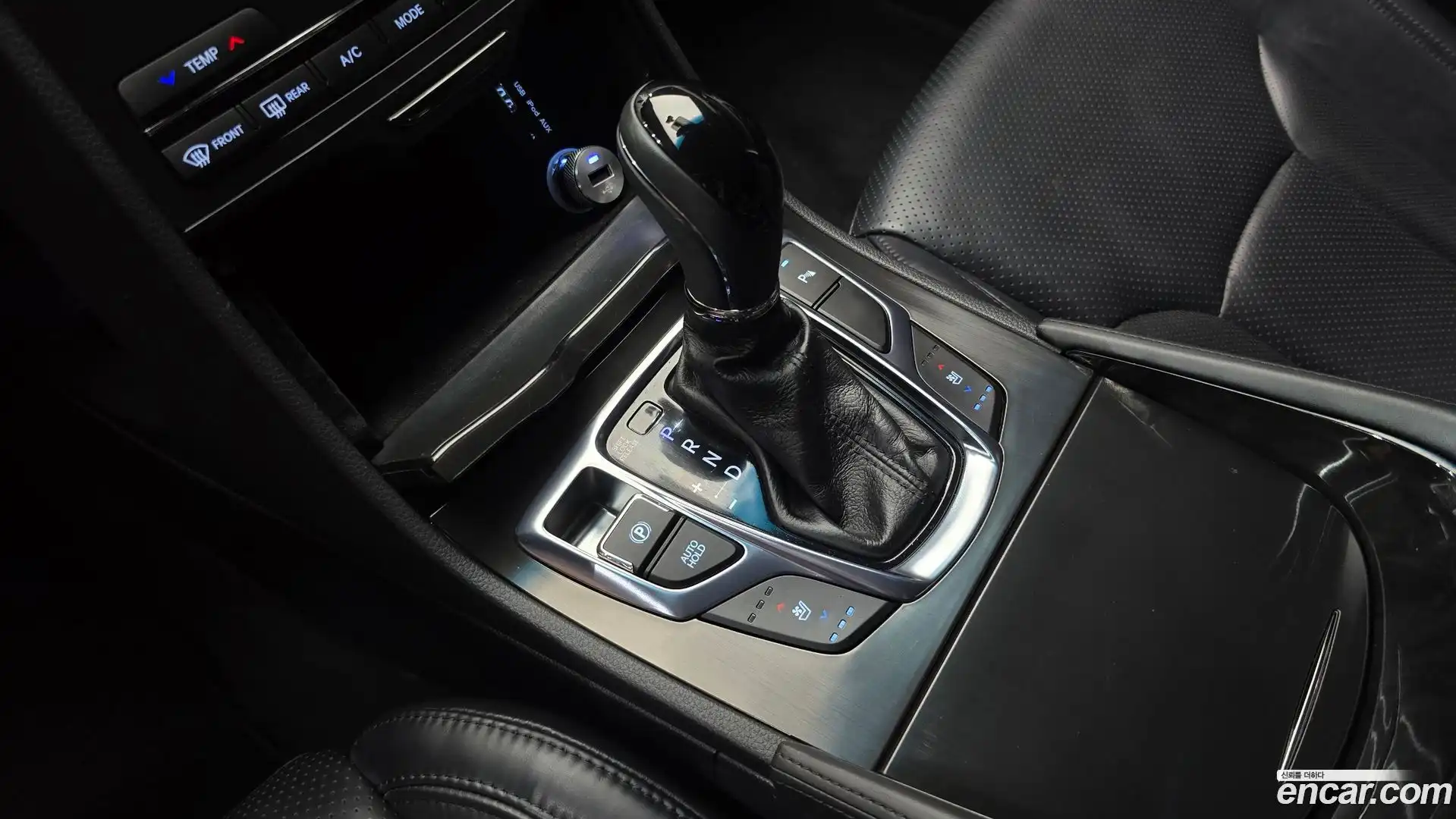 Grandeur Hyundai 2017.0-INNER-009
