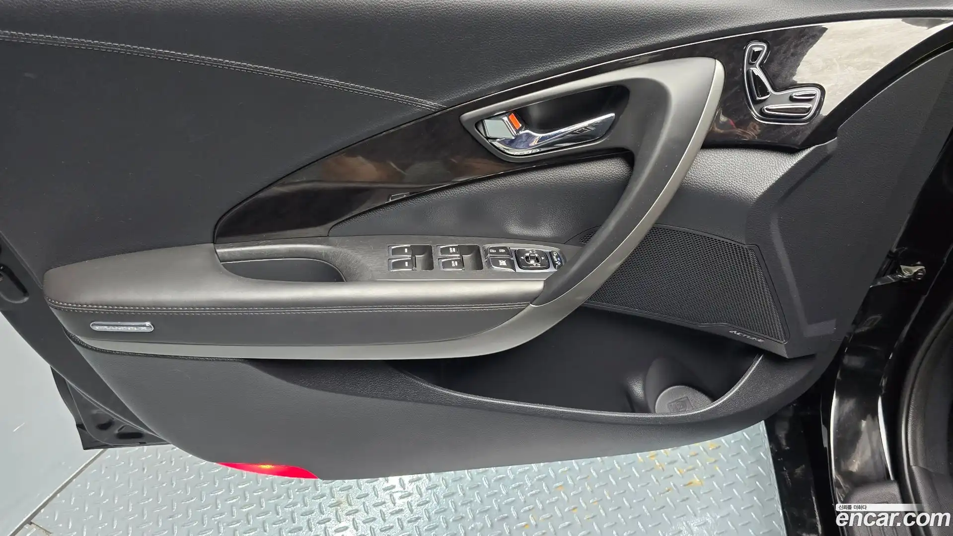 Grandeur Hyundai 2017.0-OPTION-021