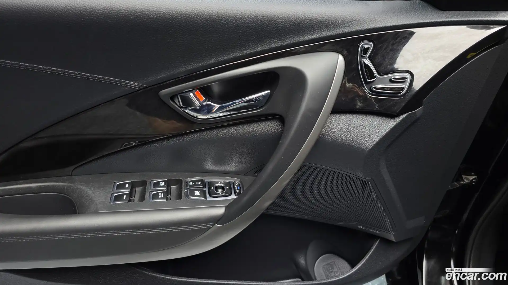 Grandeur Hyundai 2017.0-INNER-034