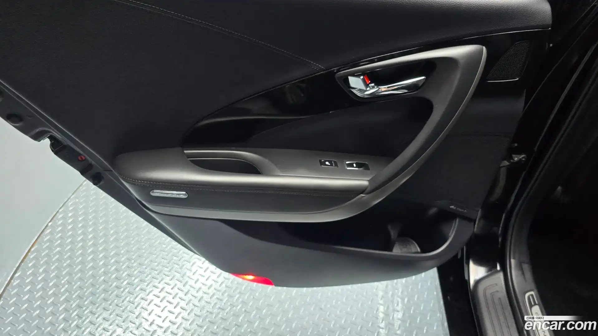 Grandeur Hyundai 2017.0-INNER-035