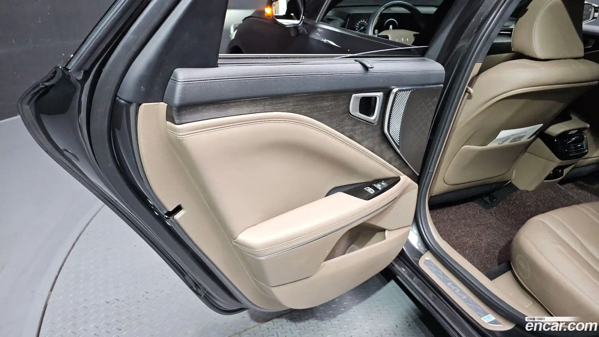 K8 Kia 2023.4-INNER-035