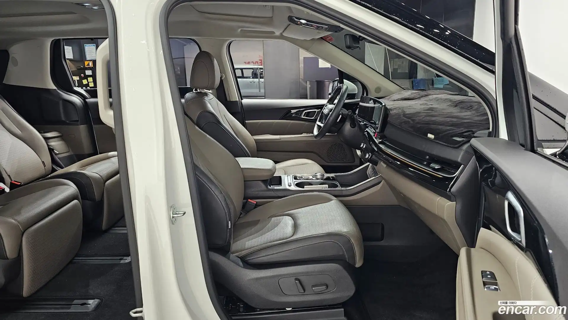 Canival Kia 2025.1-INNER-036