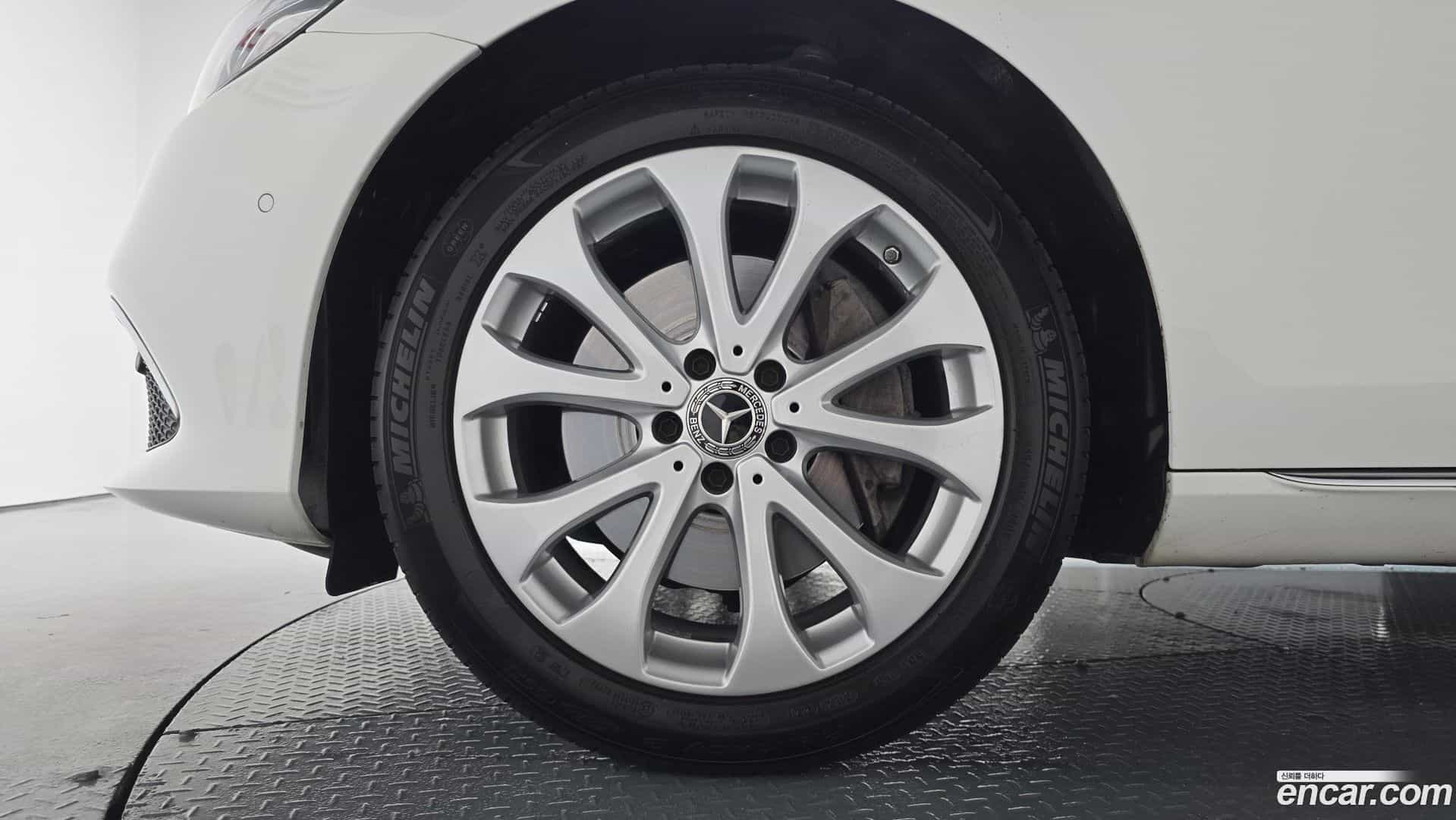 E-Class Mercedes-Benz 2018.1-OUTER-005