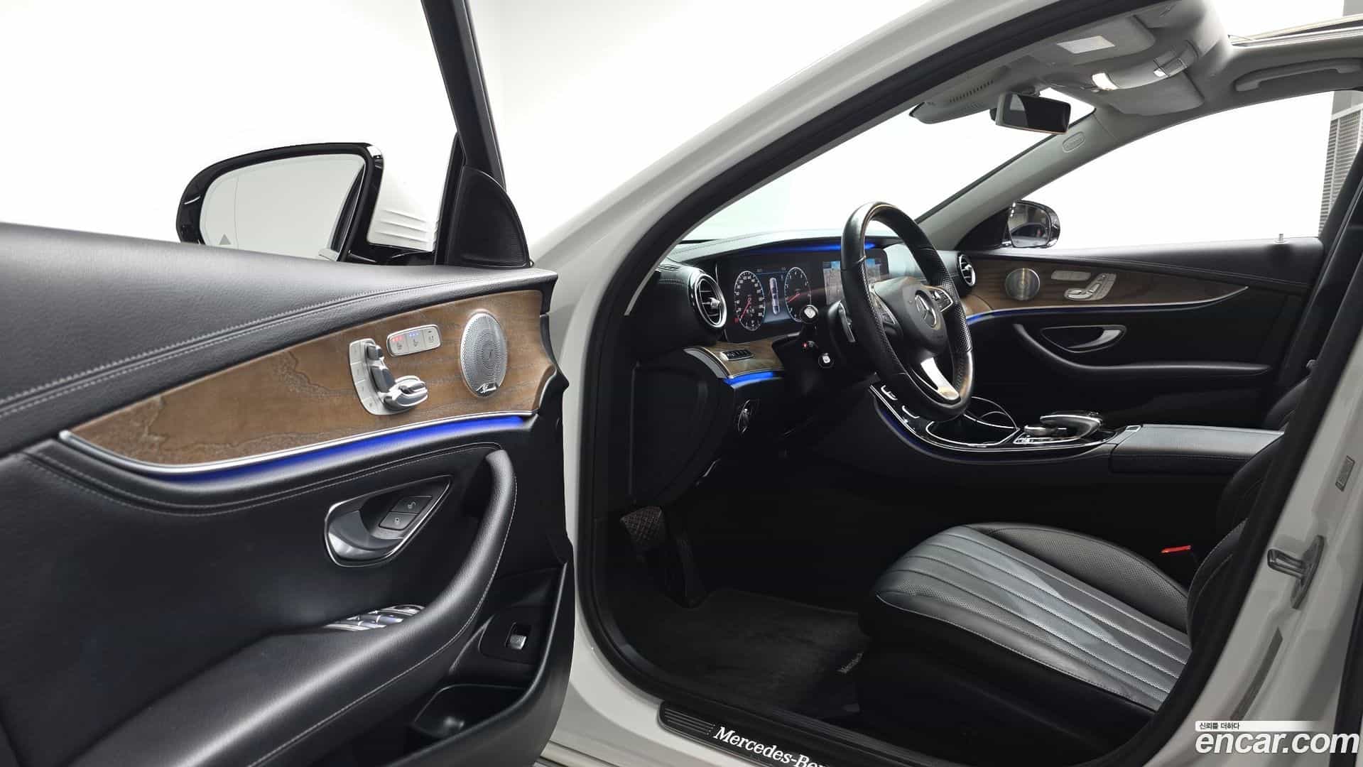 E-Class Mercedes-Benz 2018.1-INNER-010