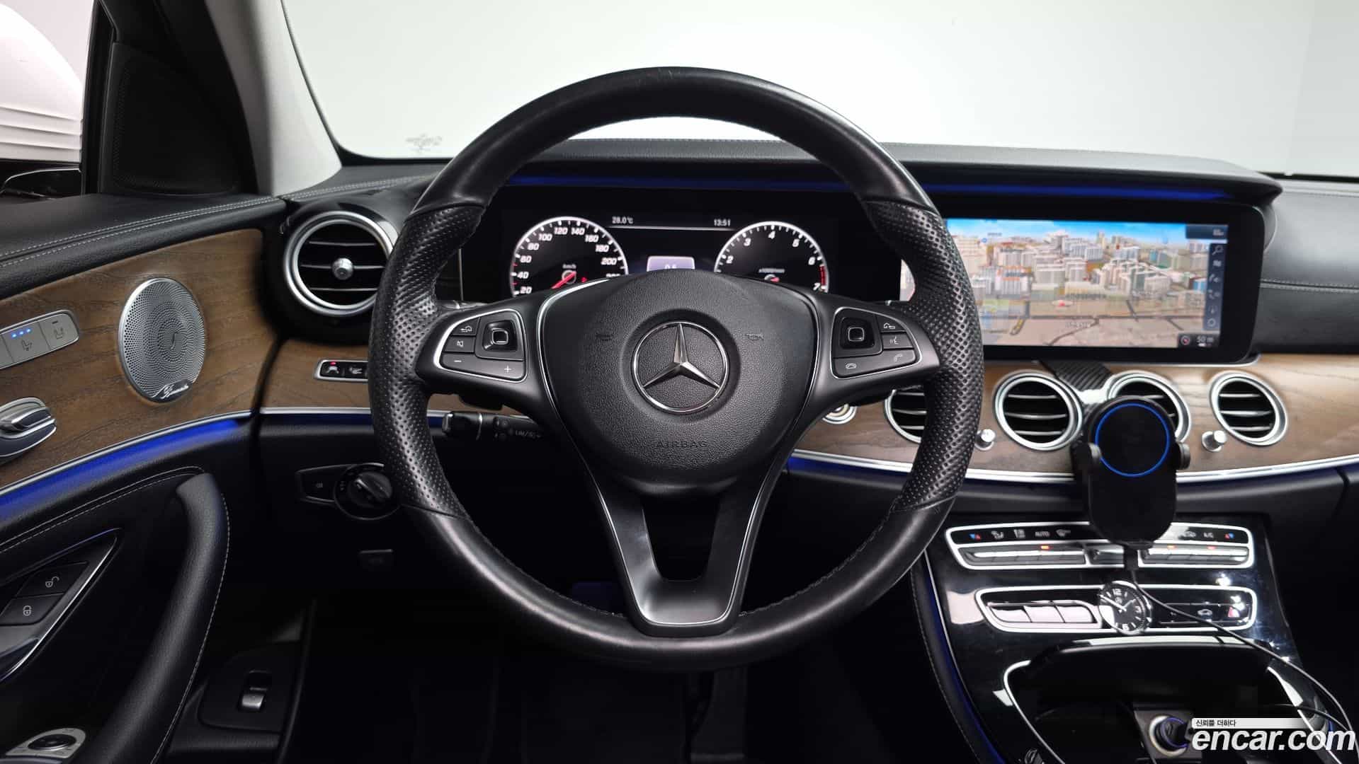 E-Class Mercedes-Benz 2018.1-OPTION-016