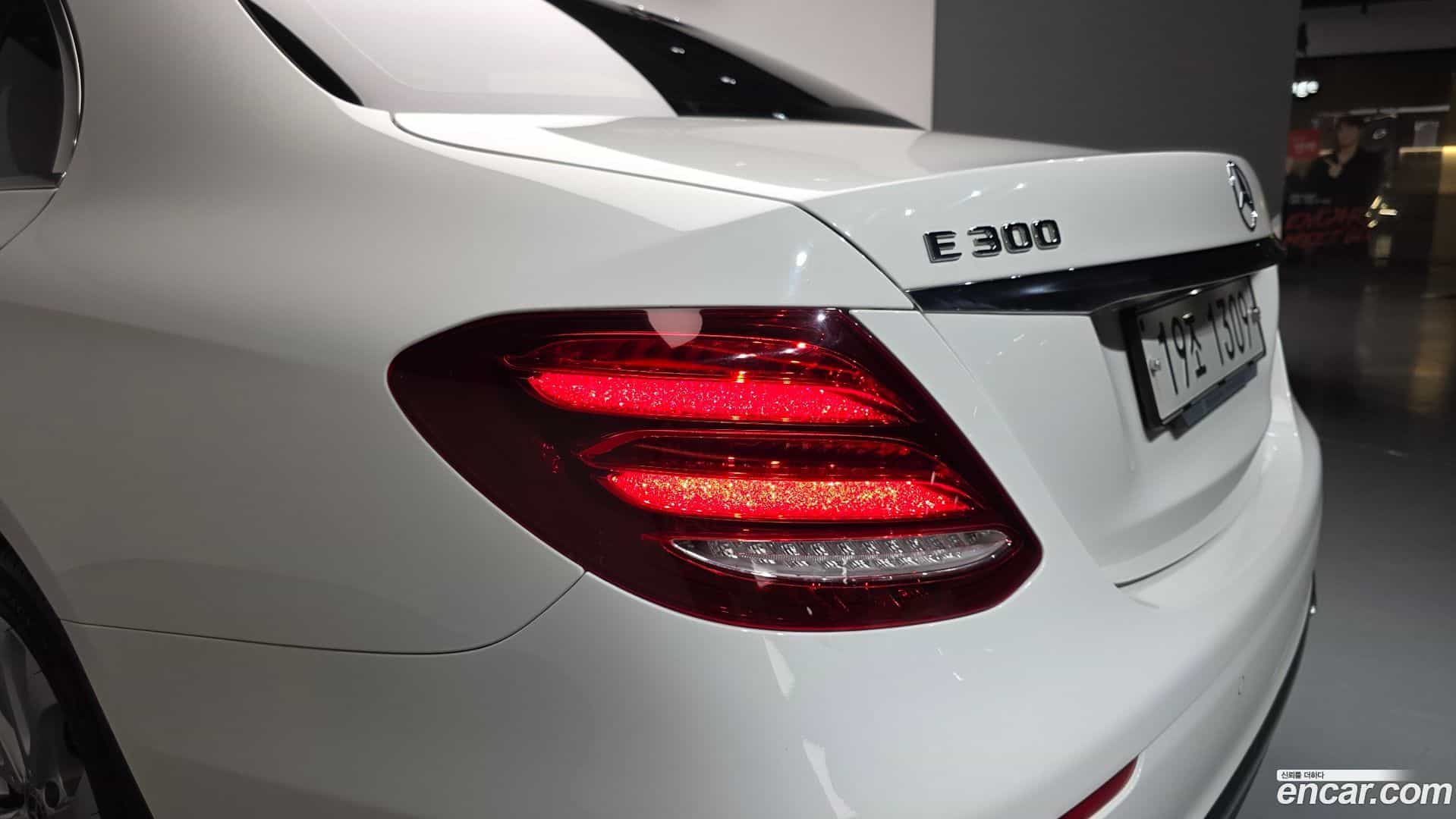 E-Class Mercedes-Benz 2018.1-OUTER-033