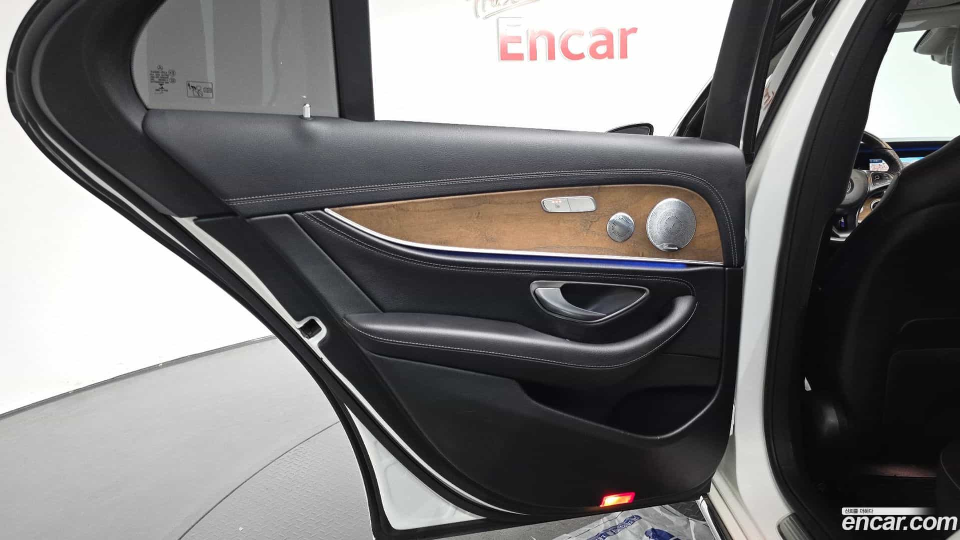 E-Class Mercedes-Benz 2018.1-INNER-035