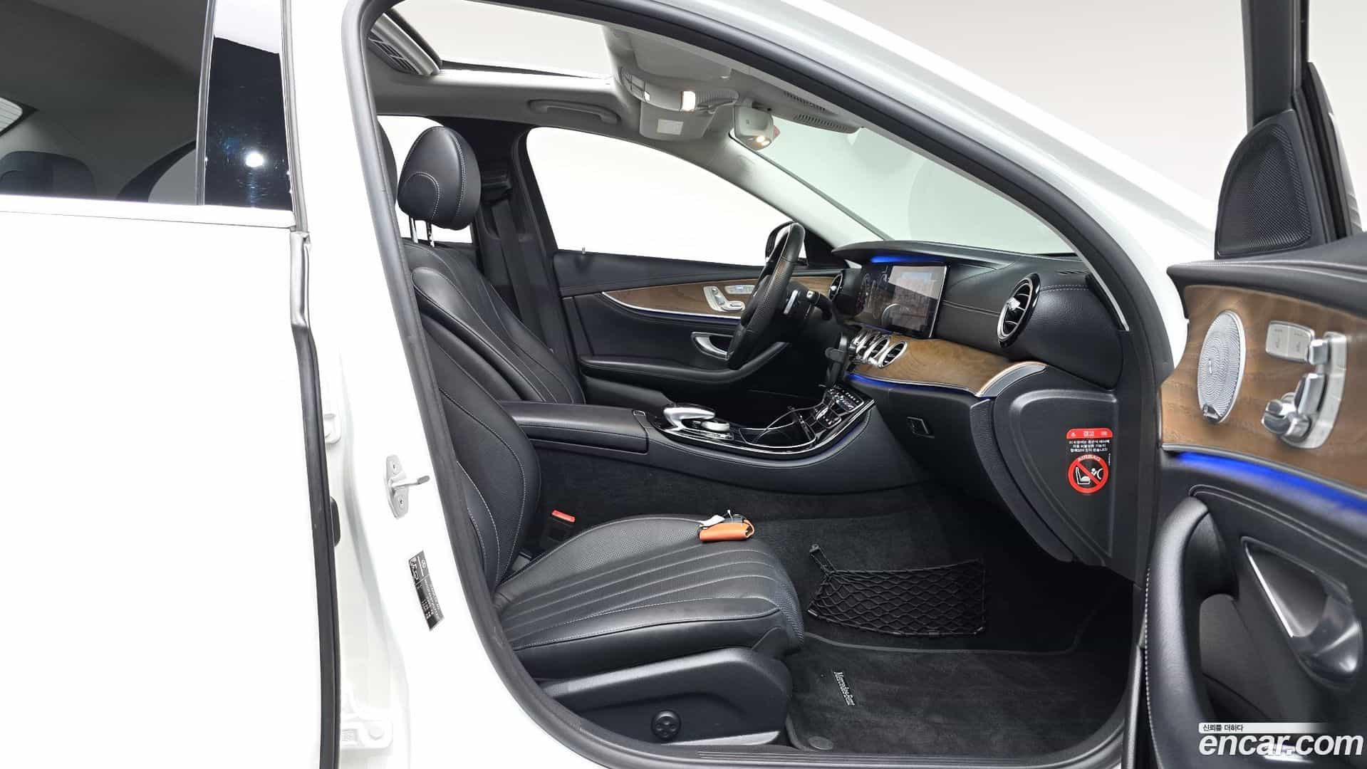 E-Class Mercedes-Benz 2018.1-INNER-036