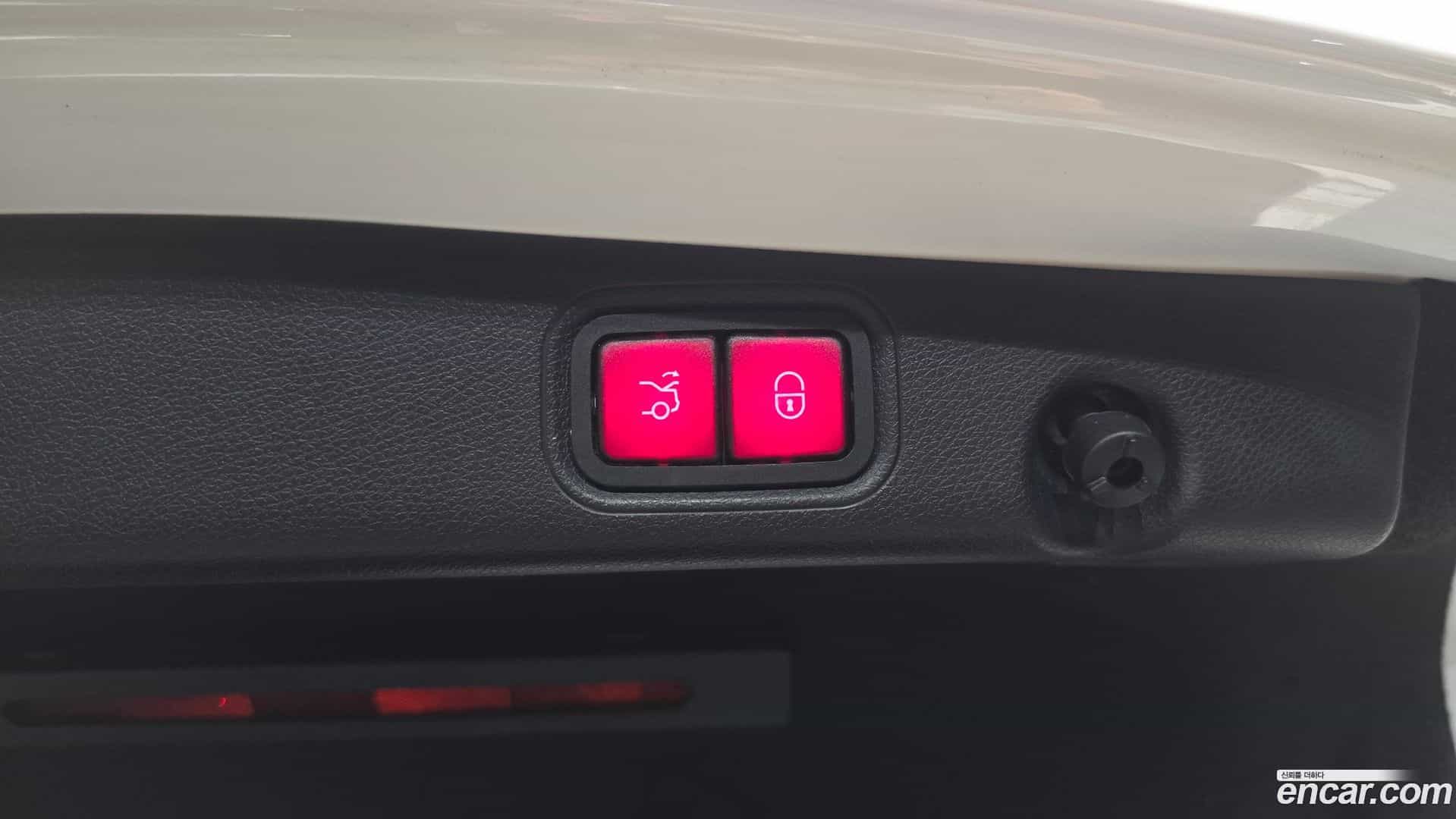 E-Class Mercedes-Benz 2018.1-OPTION-047