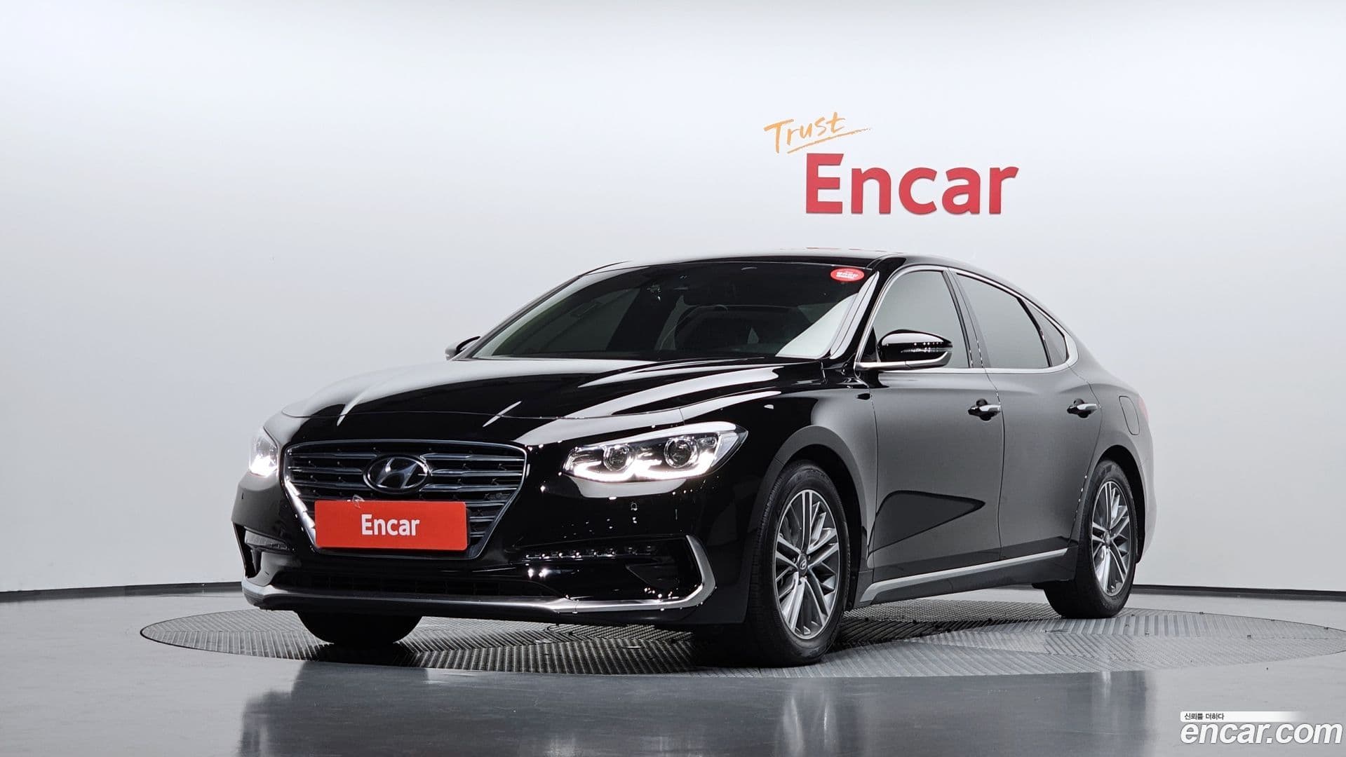 Main__Slider__Photo:Grandeur Hyundai 2019.9-0