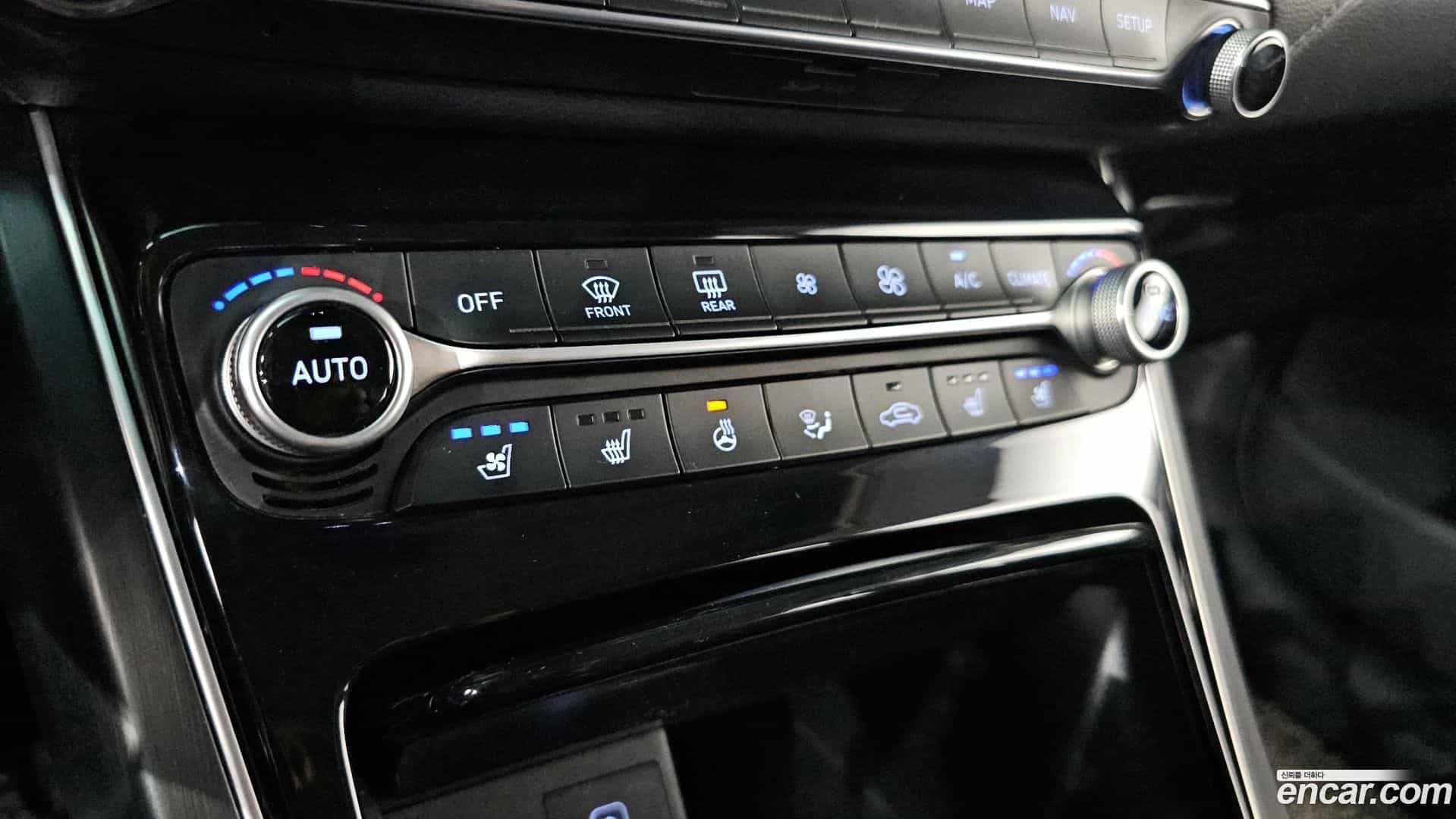 Grandeur Hyundai 2019.9-OPTION-045