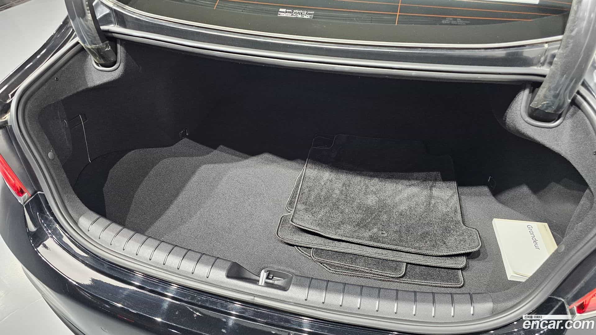 Grandeur Hyundai 2019.9-OPTION-046