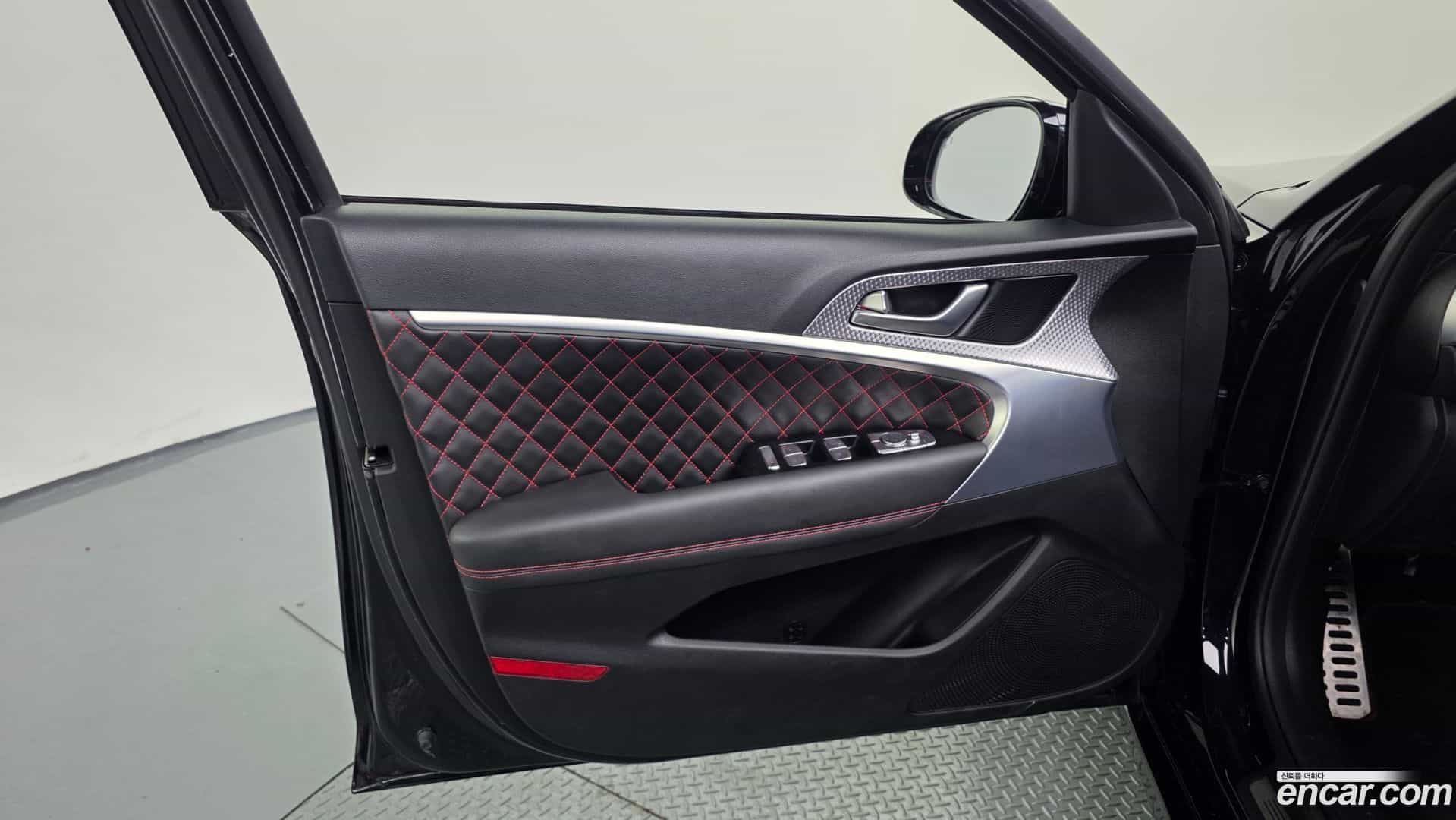 G70 Genesis 2023.1-INNER-034
