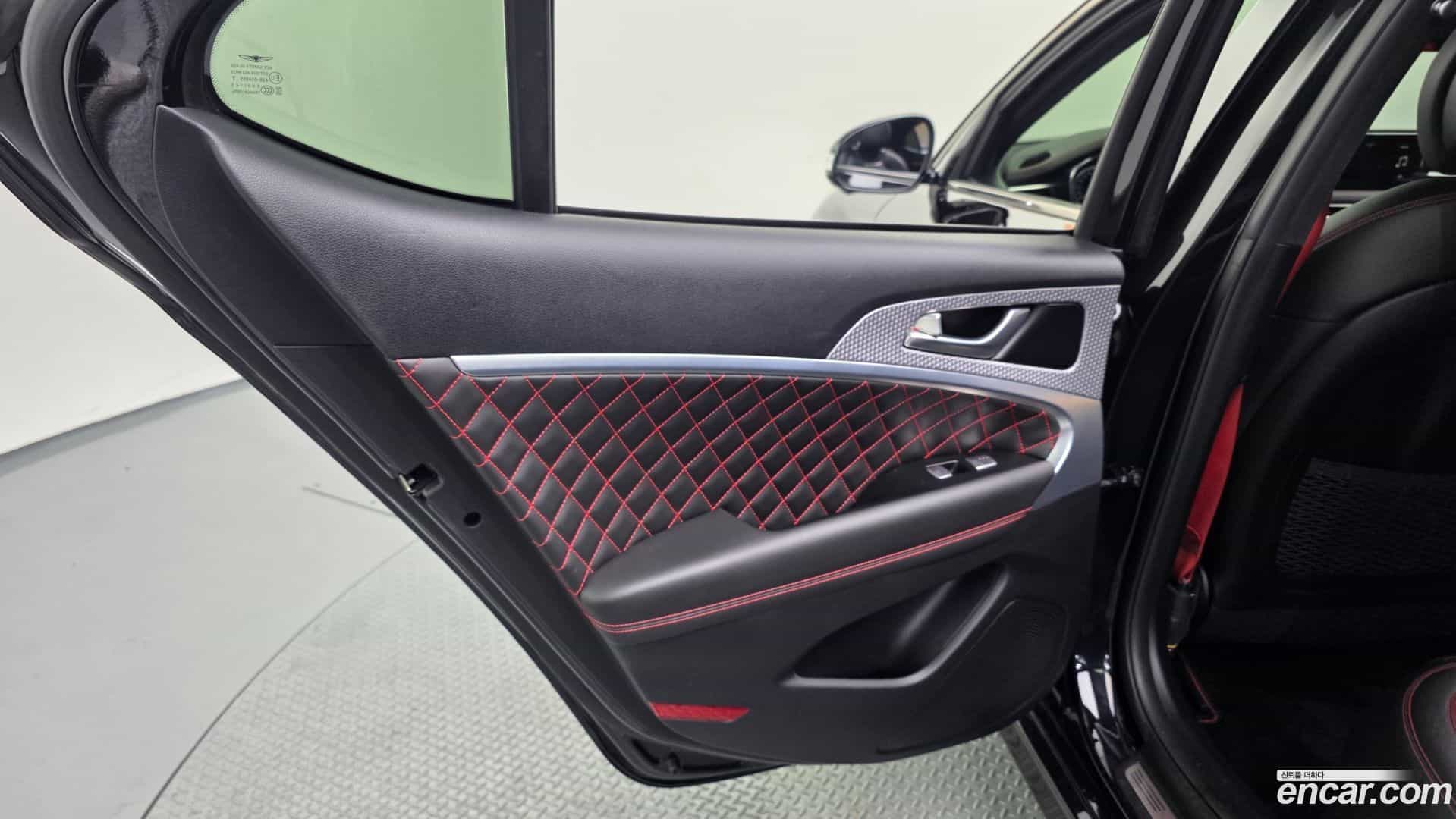 G70 Genesis 2023.1-INNER-035