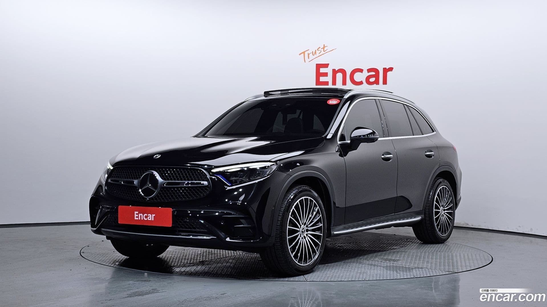 Main__Slider__Photo:GLC-Class Mercedes-Benz 2023.9-0