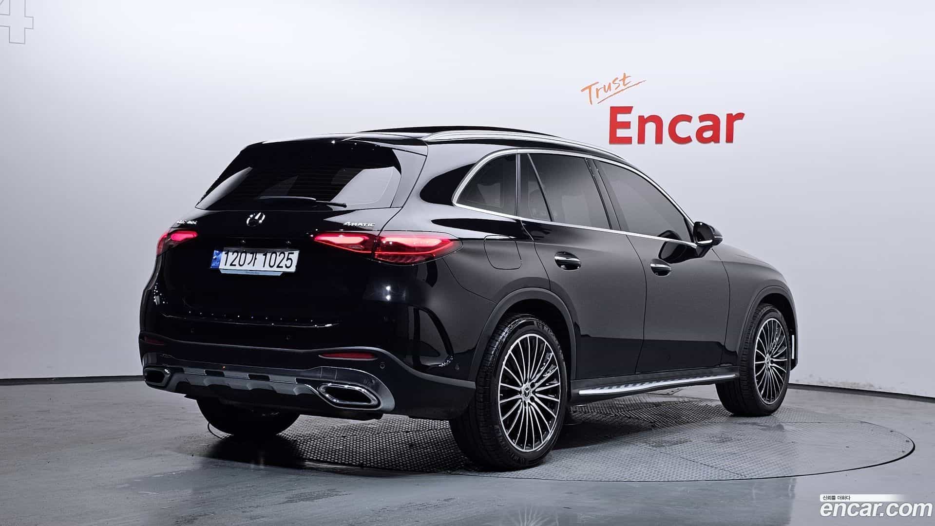 GLC-Class Mercedes-Benz 2023.9-OUTER-002