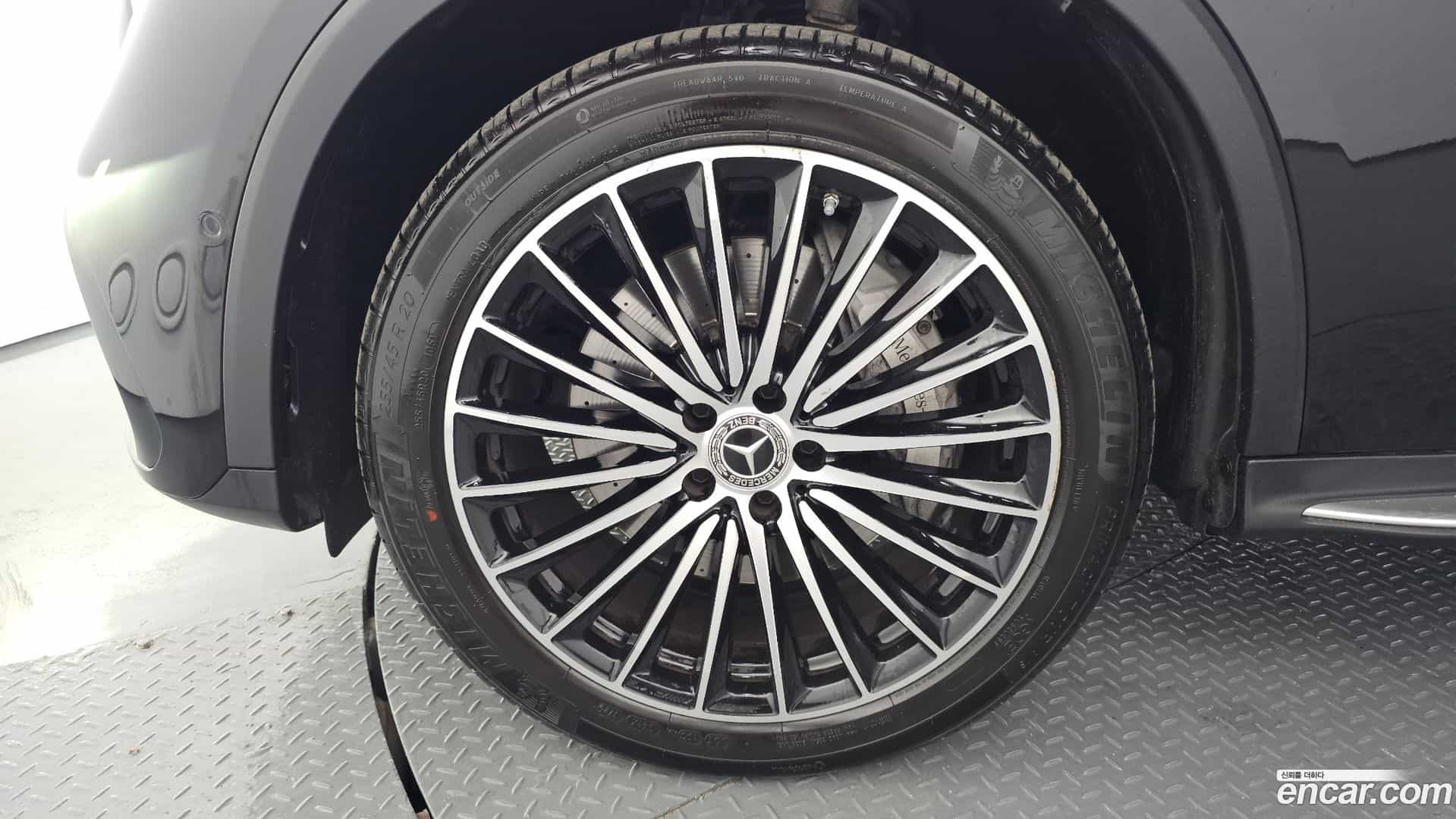 GLC-Class Mercedes-Benz 2023.9-OUTER-005