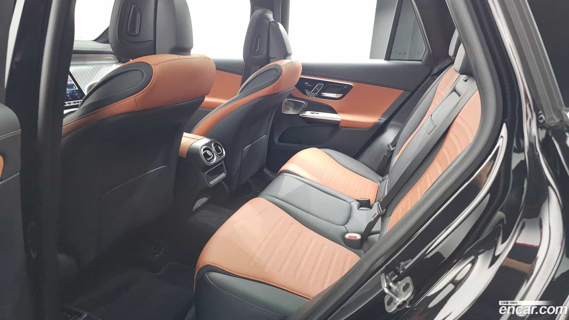 GLC-Class Mercedes-Benz 2023.9-OPTION-015