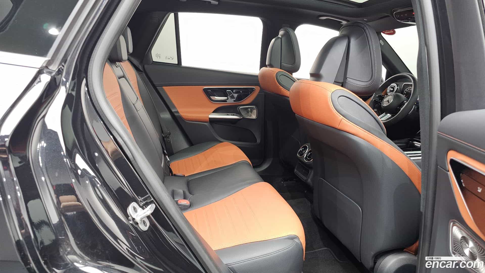 GLC-Class Mercedes-Benz 2023.9-OPTION-016
