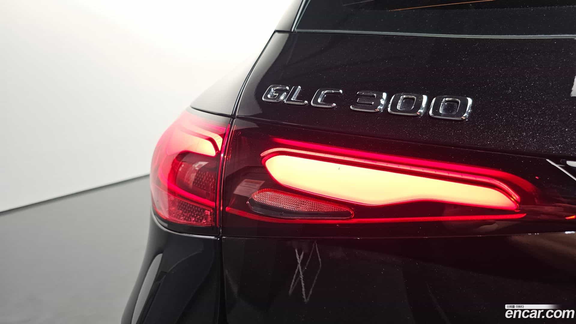 GLC-Class Mercedes-Benz 2023.9-OUTER-033