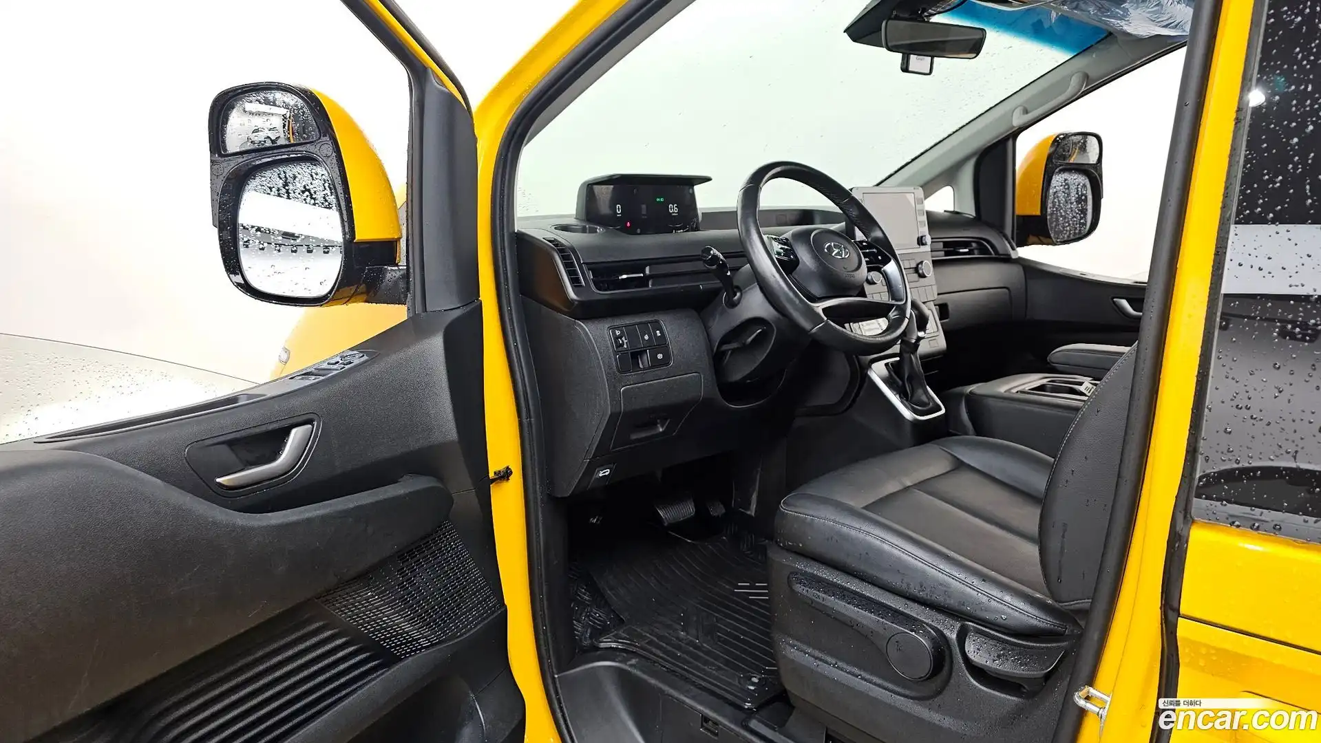 Staria Hyundai 2023.10-INNER-010