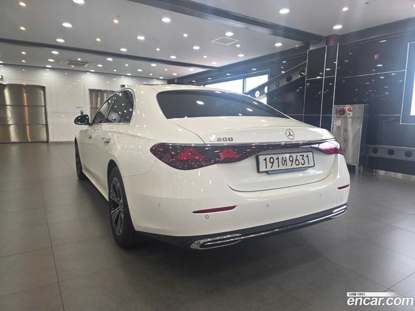 E-Class Mercedes-Benz 2025.9-OUTER-003