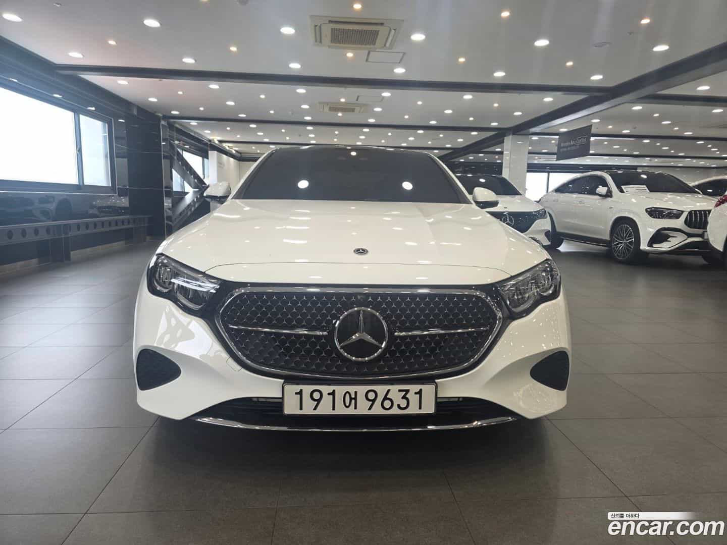 E-Class Mercedes-Benz 2025.9-OUTER-005
