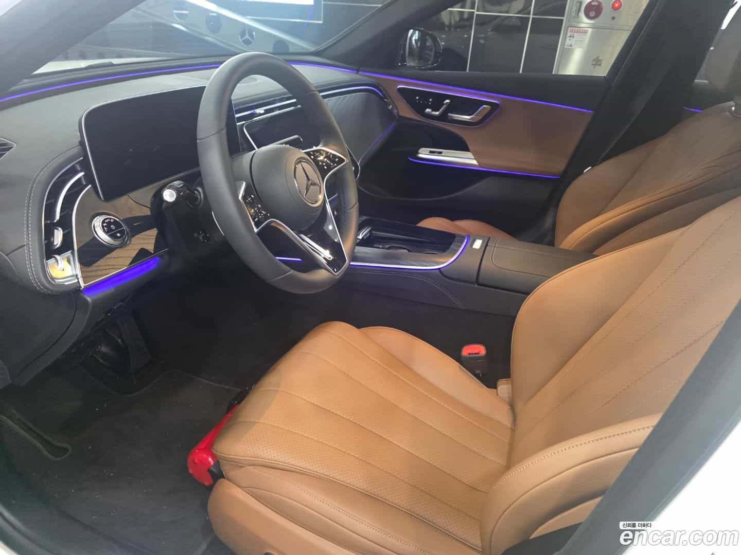 E-Class Mercedes-Benz 2025.9-INNER-007
