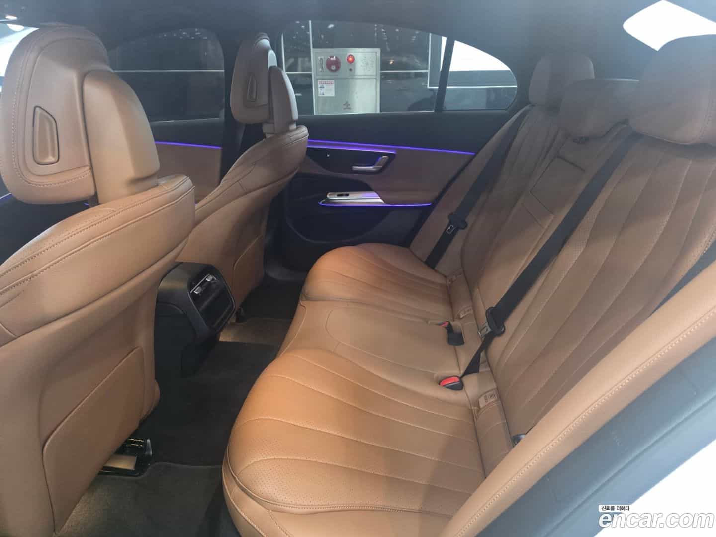 E-Class Mercedes-Benz 2025.9-INNER-008