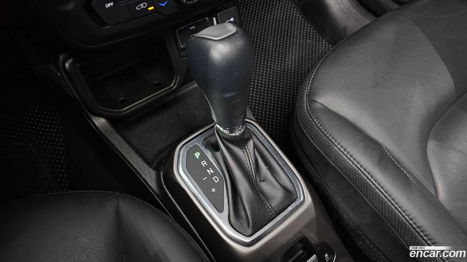 Renegade Jeep 2021.5-INNER-009