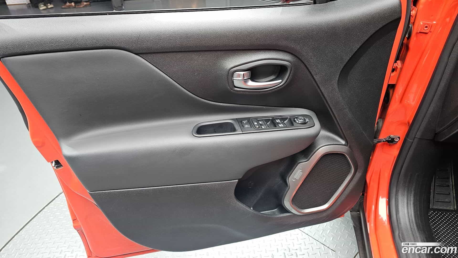 Renegade Jeep 2021.5-INNER-034