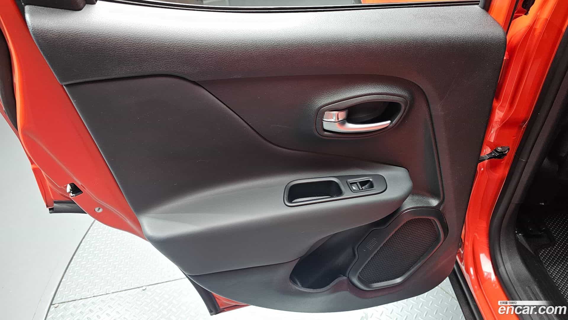 Renegade Jeep 2021.5-INNER-035