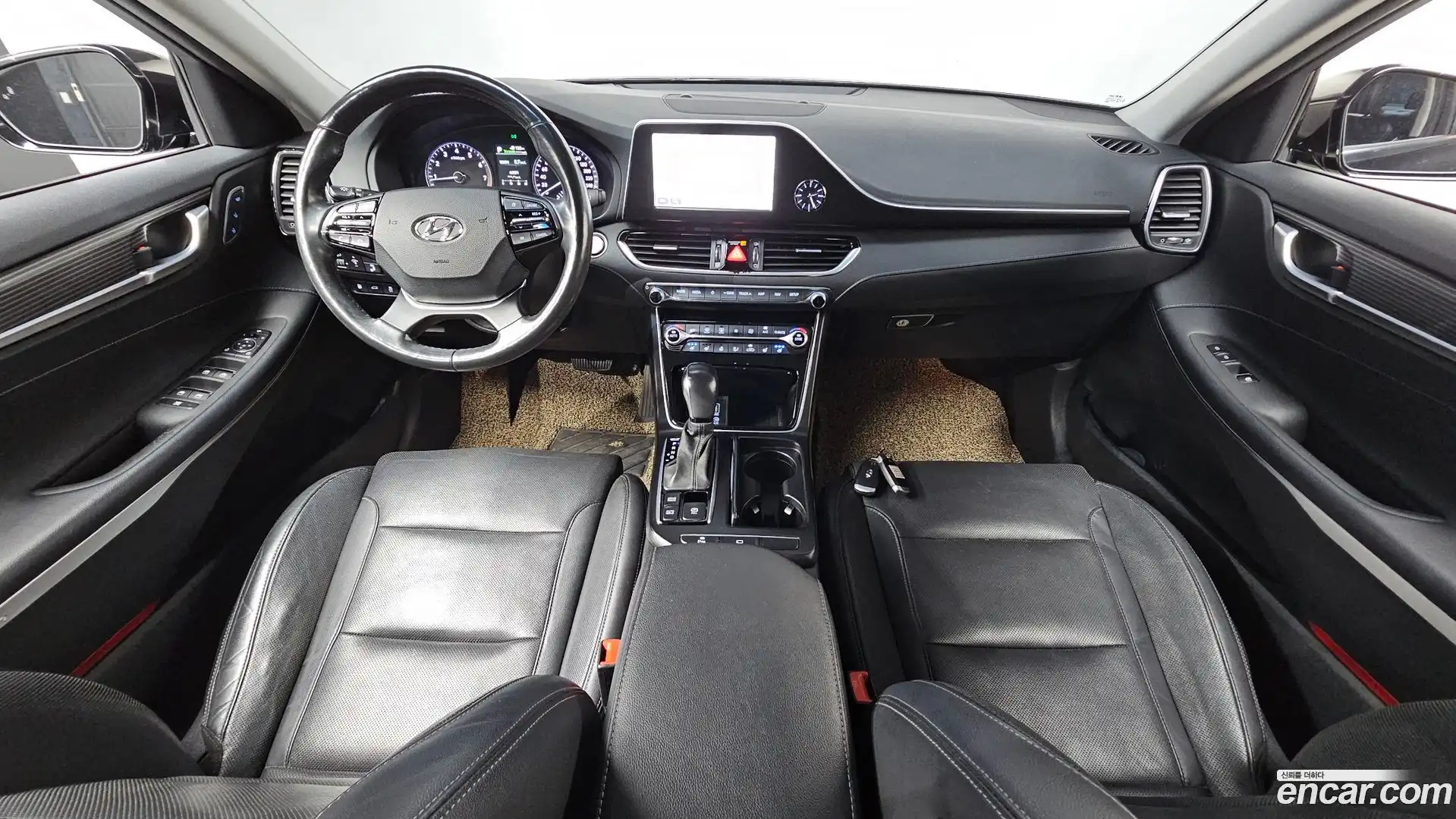 Grandeur Hyundai 2017.10-INNER-007