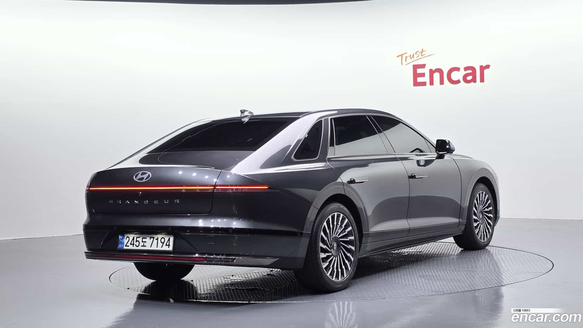 Grandeur Hyundai 2023.2-OUTER-002