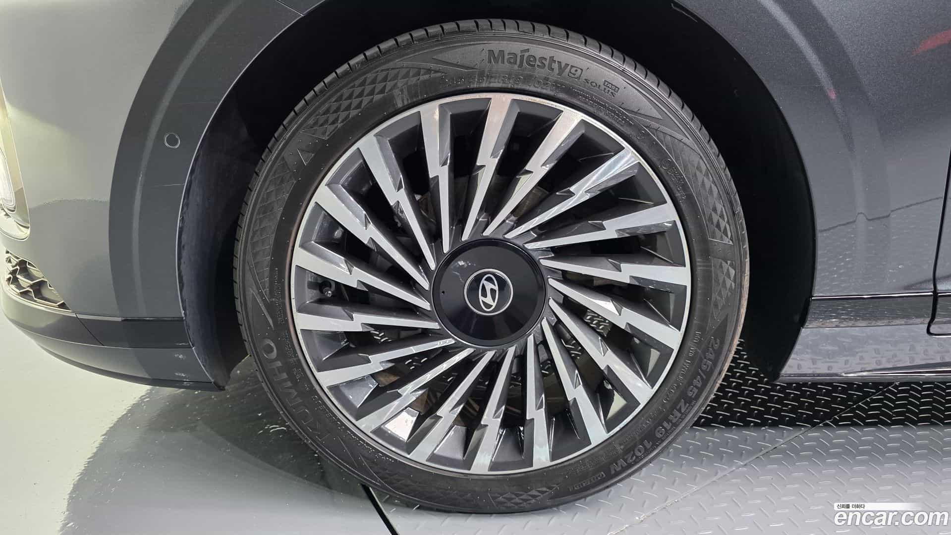 Grandeur Hyundai 2023.2-OUTER-005