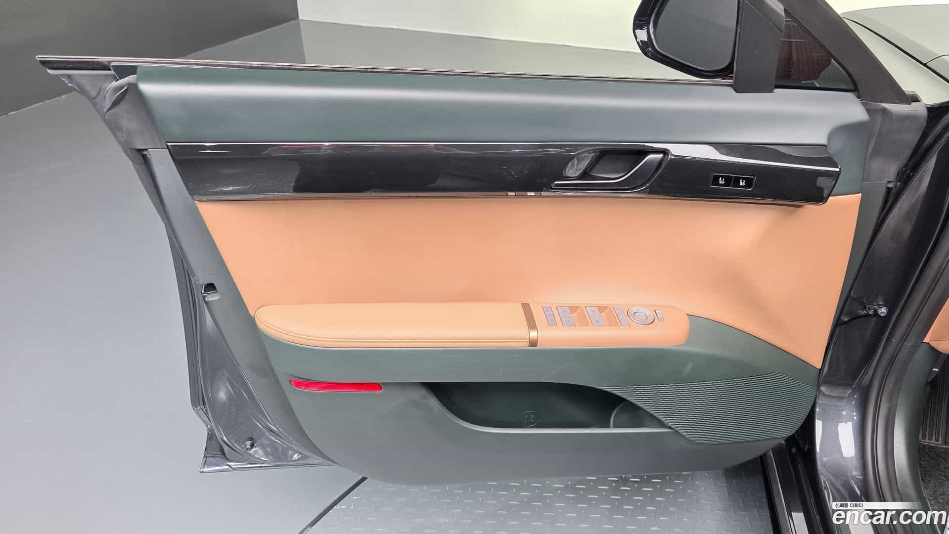 Grandeur Hyundai 2023.2-INNER-034