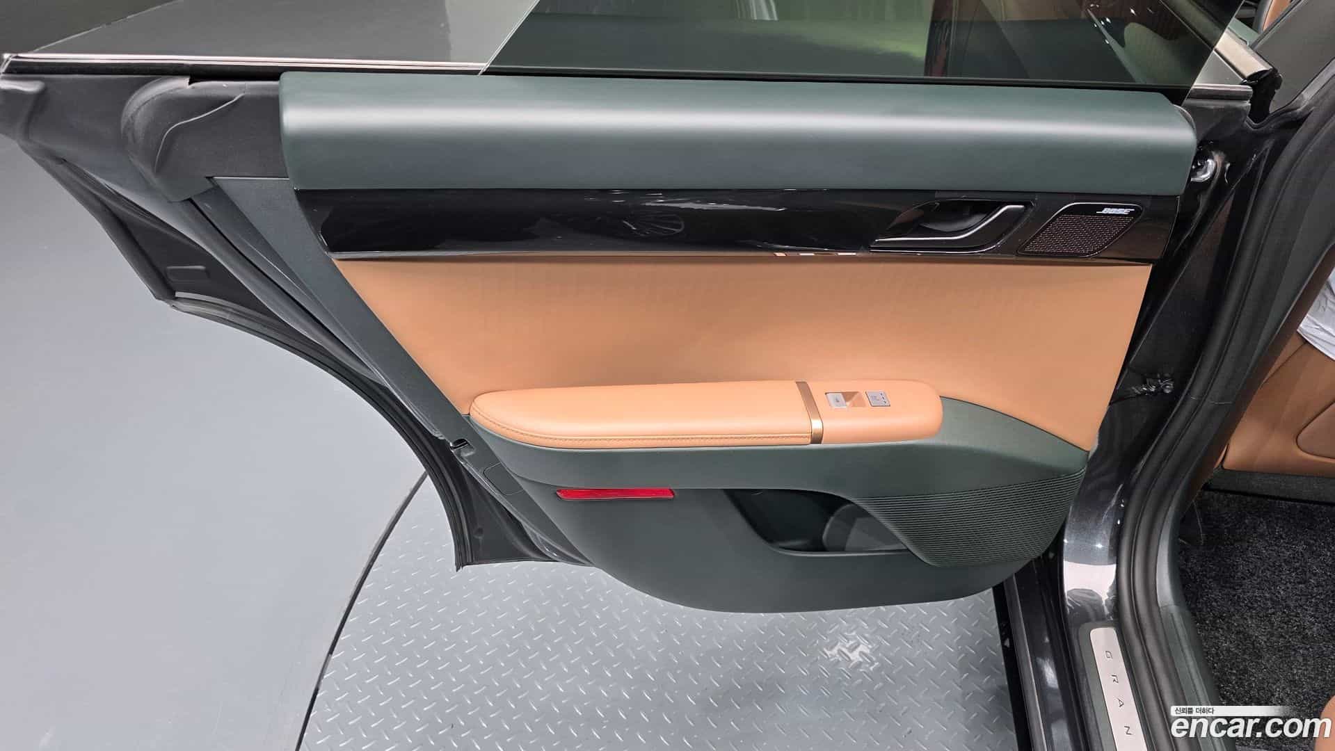 Grandeur Hyundai 2023.2-INNER-035