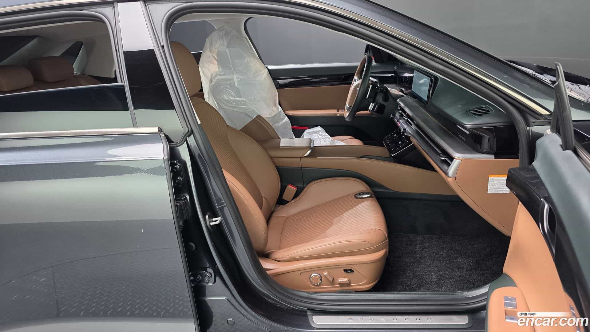 Grandeur Hyundai 2023.2-INNER-036
