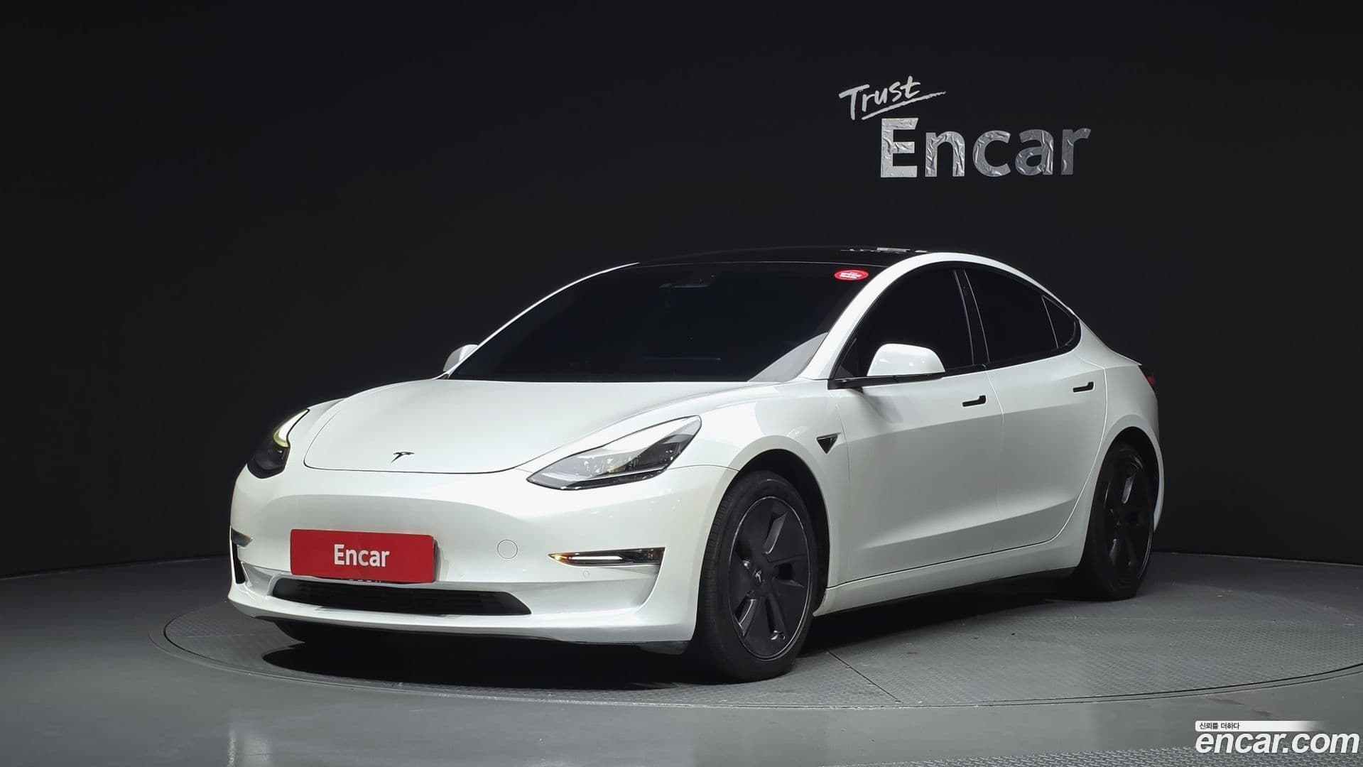 Main__Slider__Photo:Model 3 Tesla 2021.5-0
