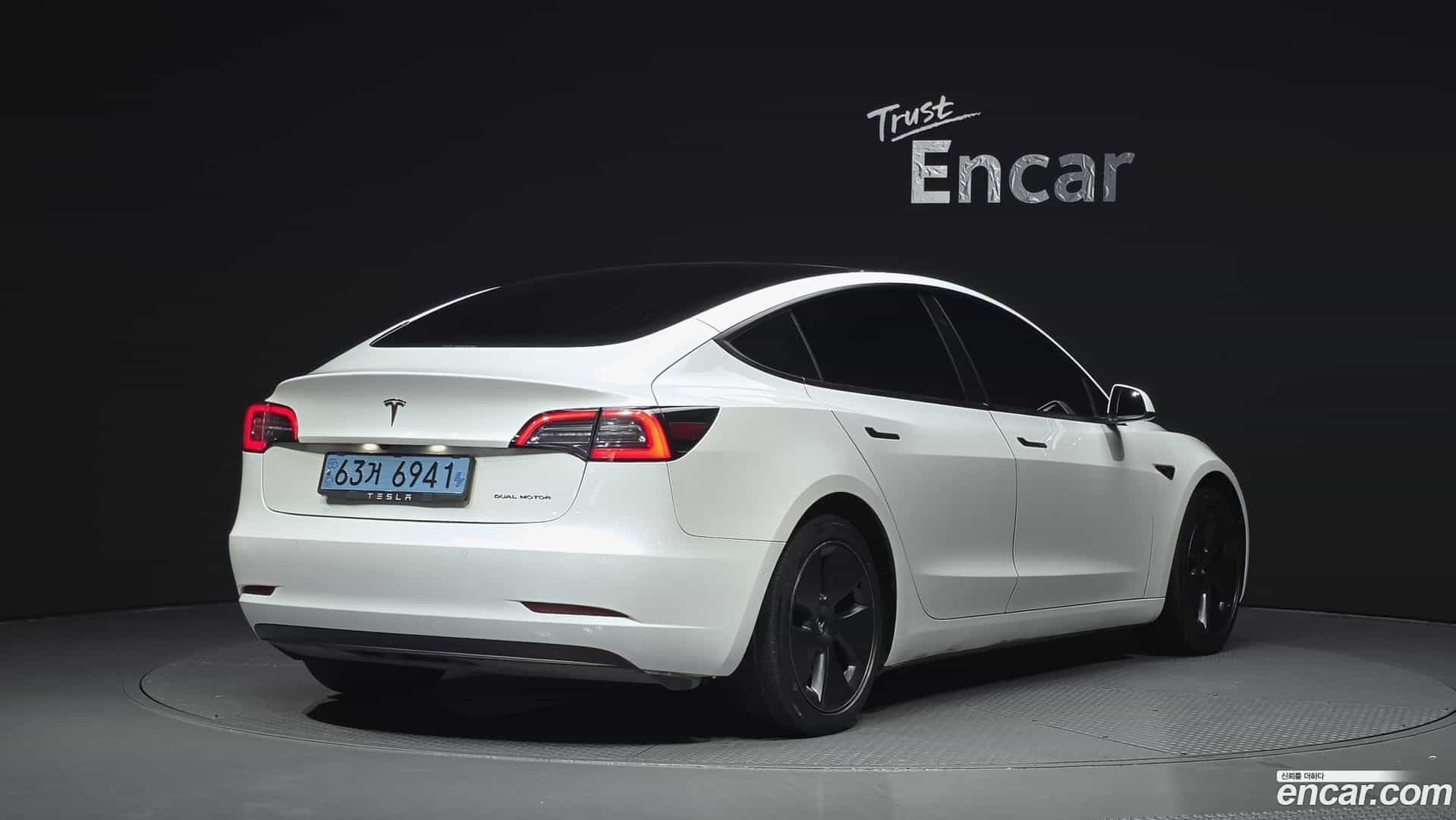 Model 3 Tesla 2021.5-OUTER-002