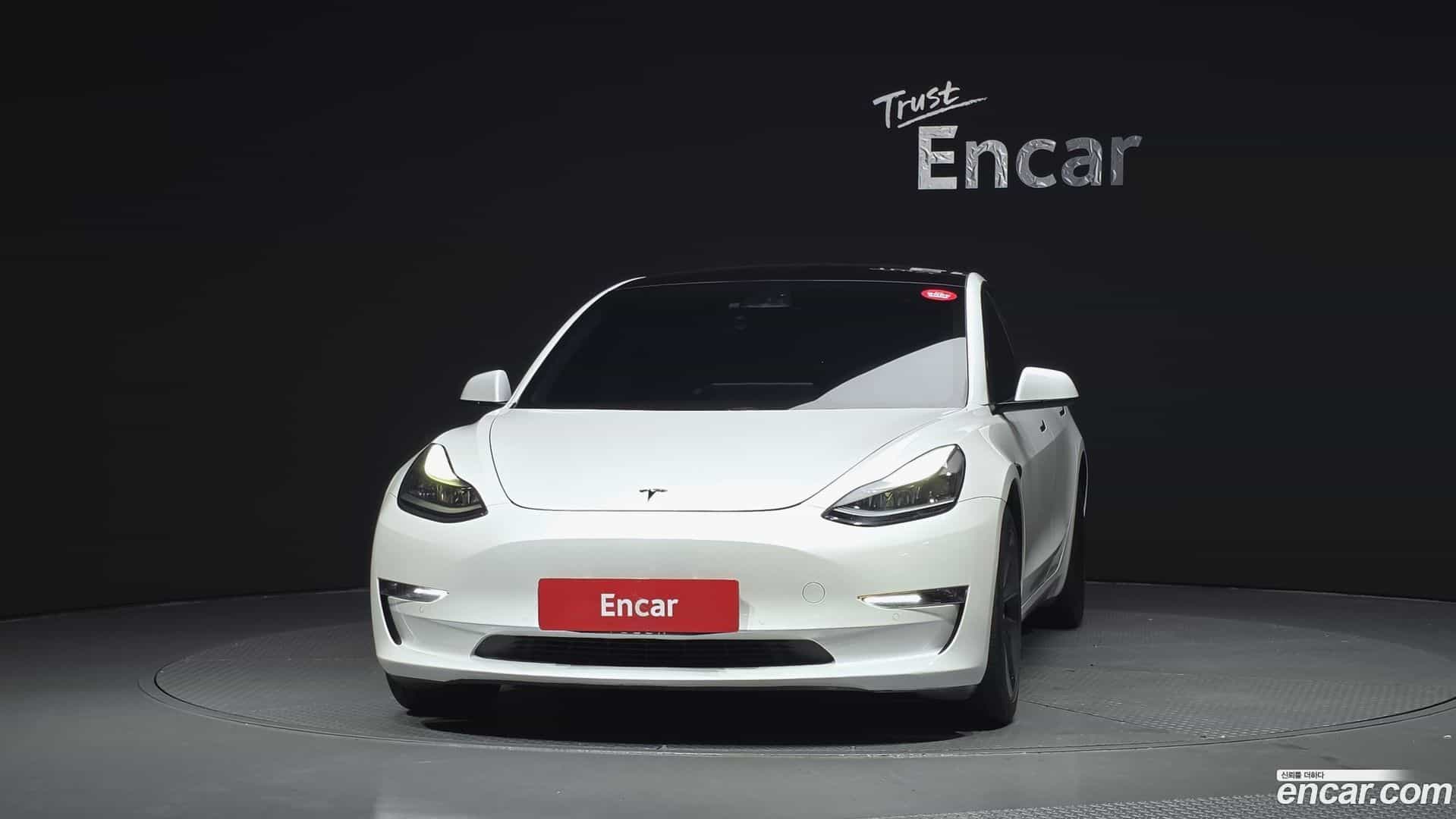 Model 3 Tesla 2021.5-OUTER-003