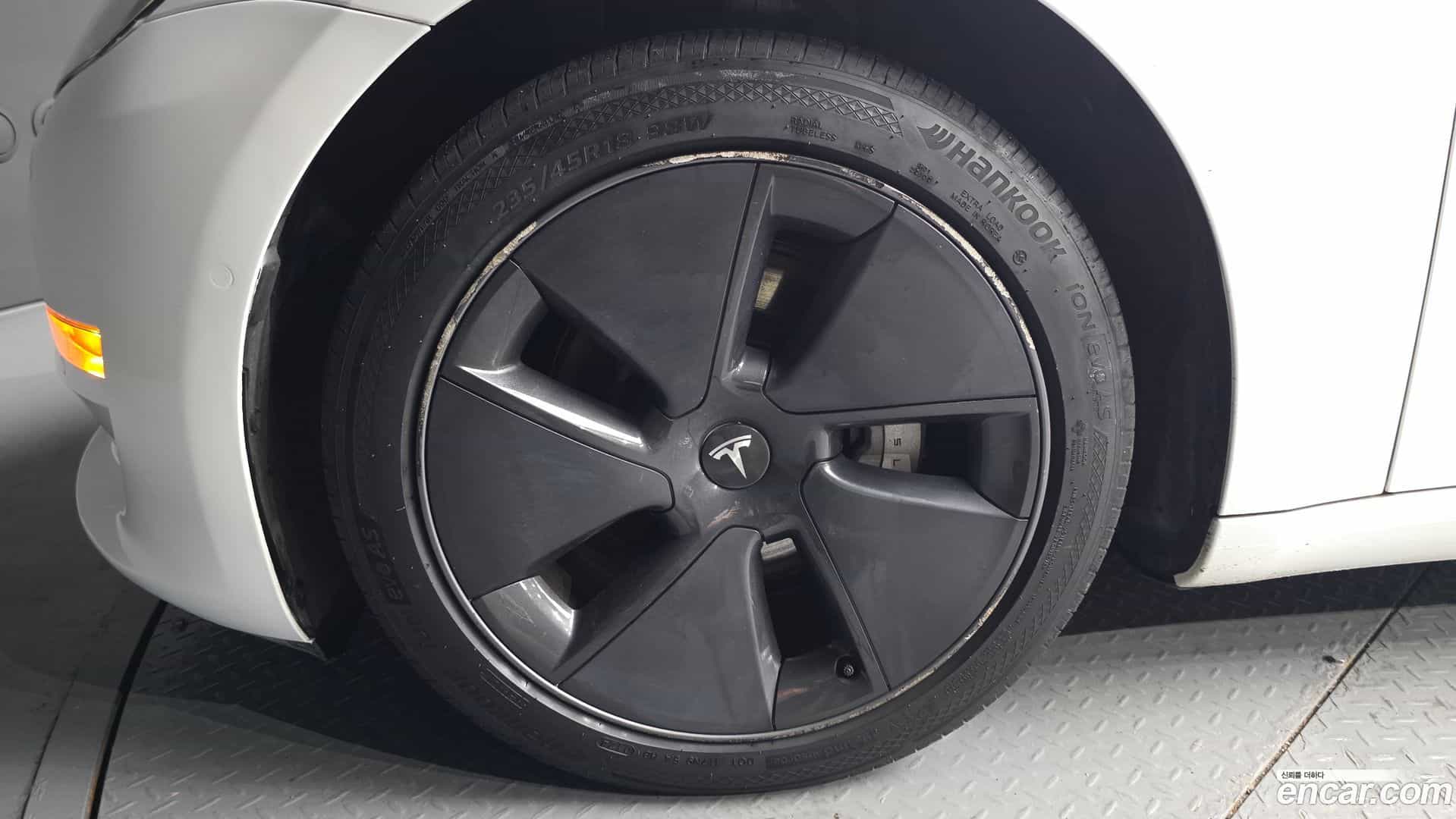 Model 3 Tesla 2021.5-OUTER-005