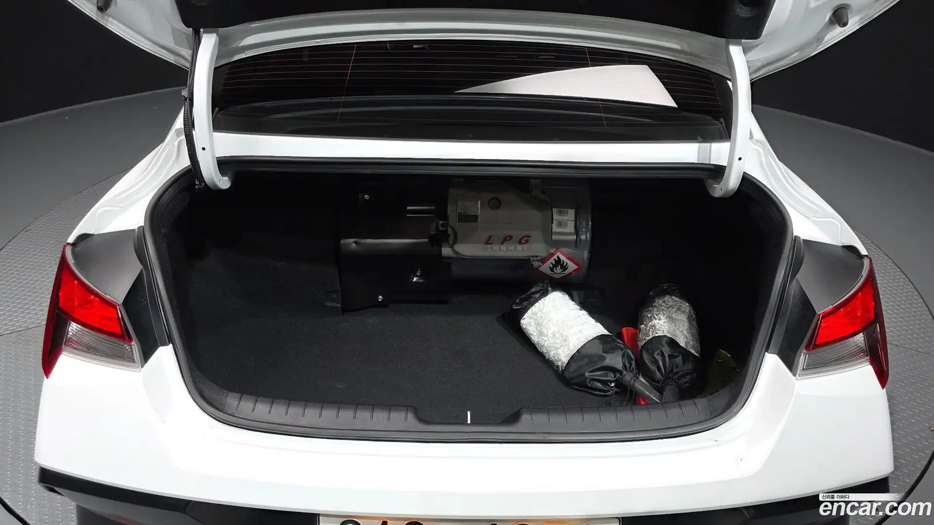 AVANTE Hyundai 2024.10-OPTION-024