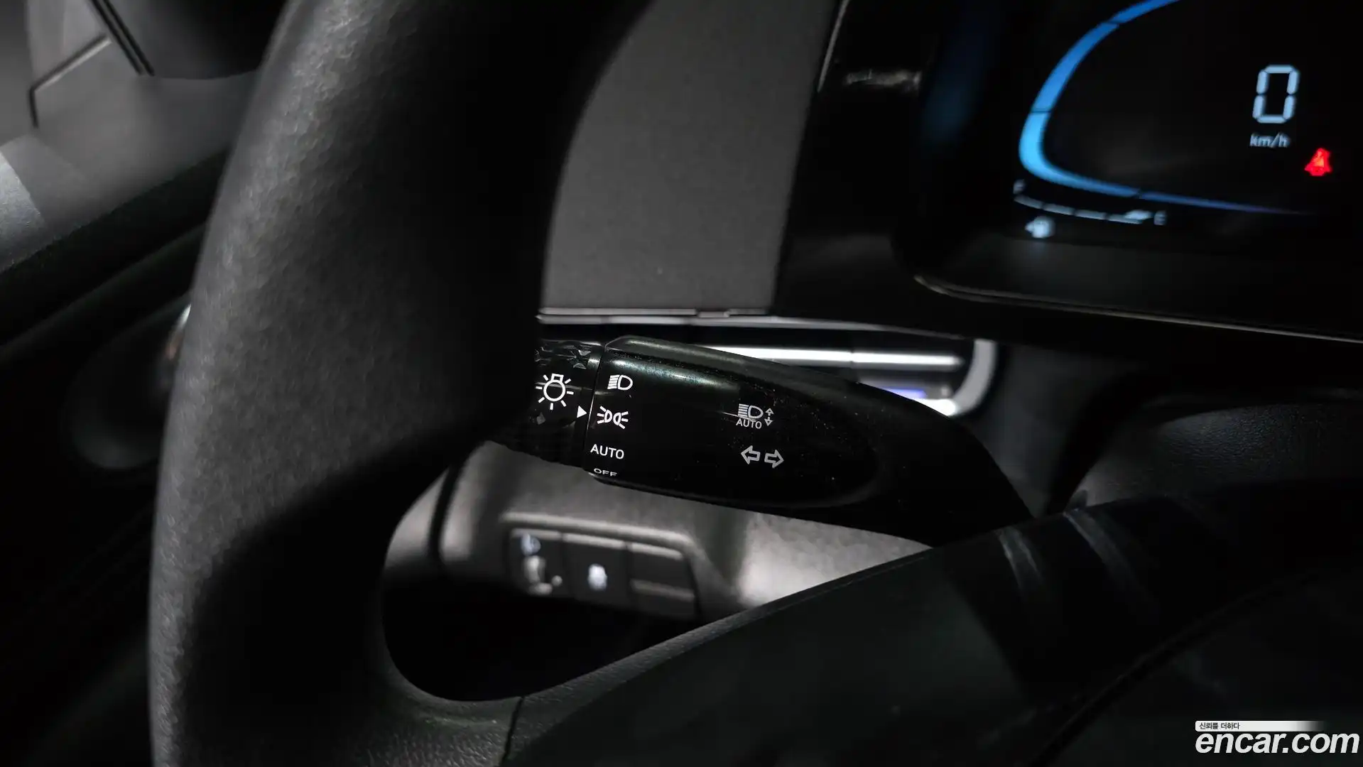 AVANTE Hyundai 2024.10-OPTION-041