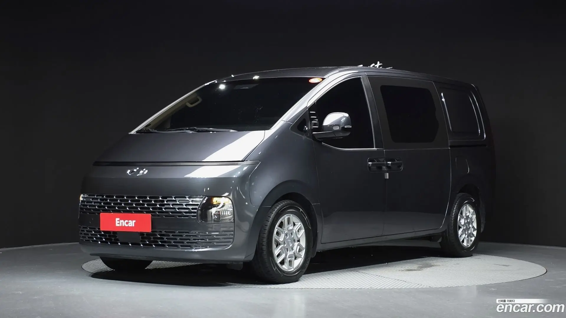 Main__Slider__Photo:Staria Hyundai 2022.1-0