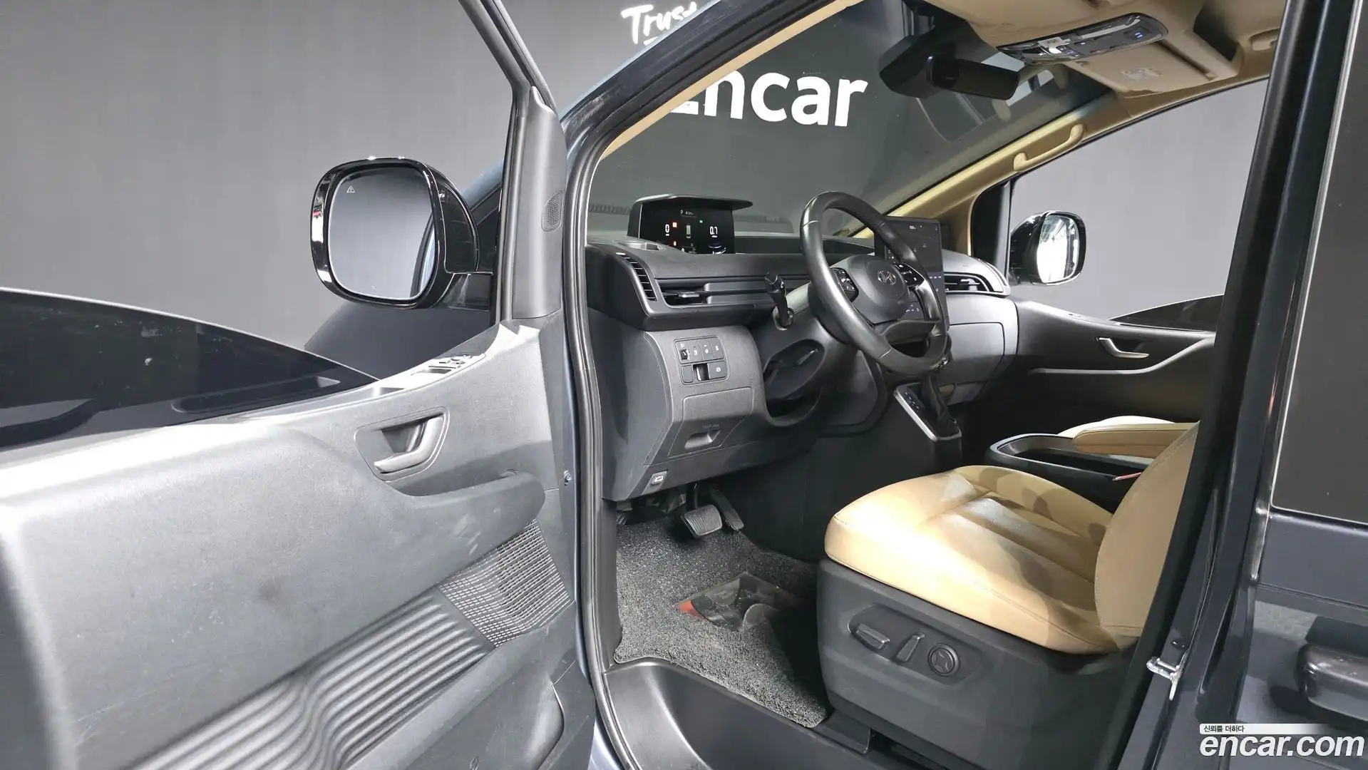 Staria Hyundai 2022.1-INNER-010