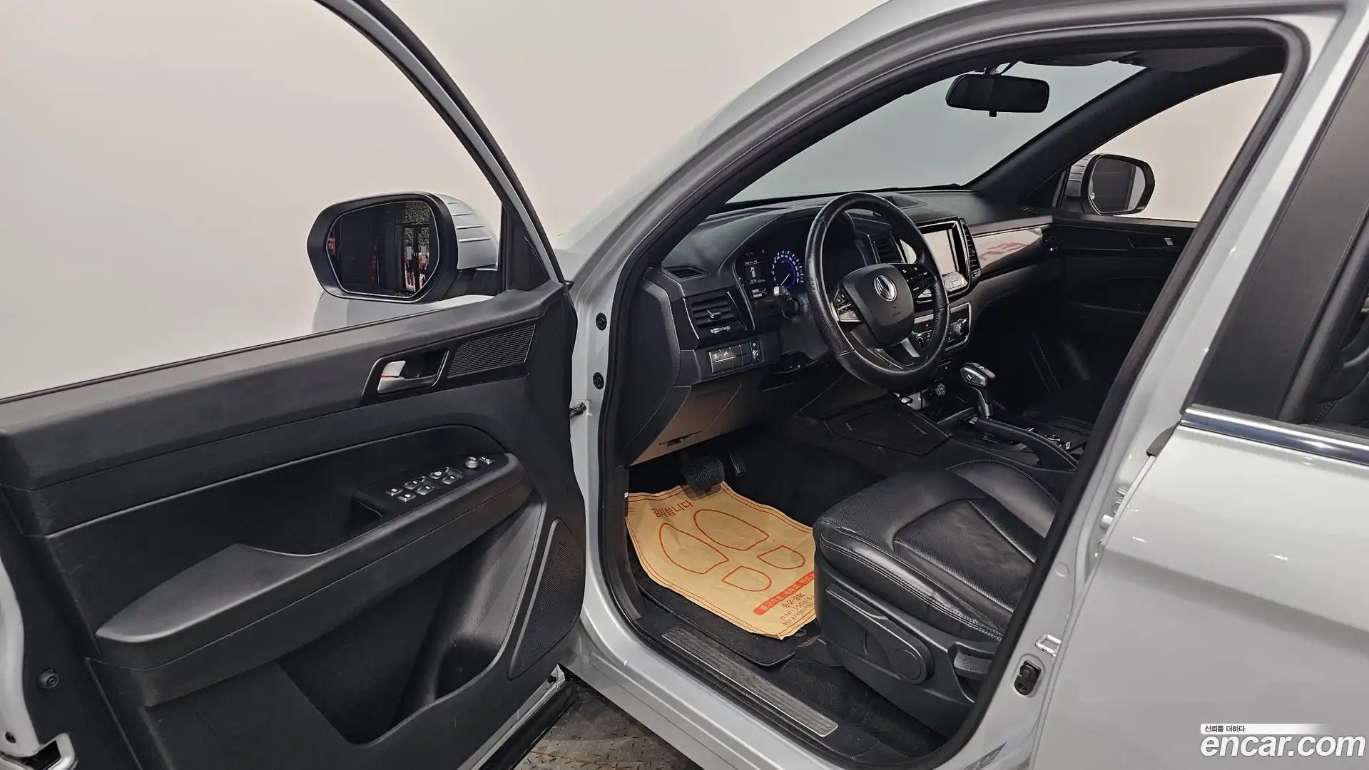 Rexton KG Mobility 2019.11-INNER-010