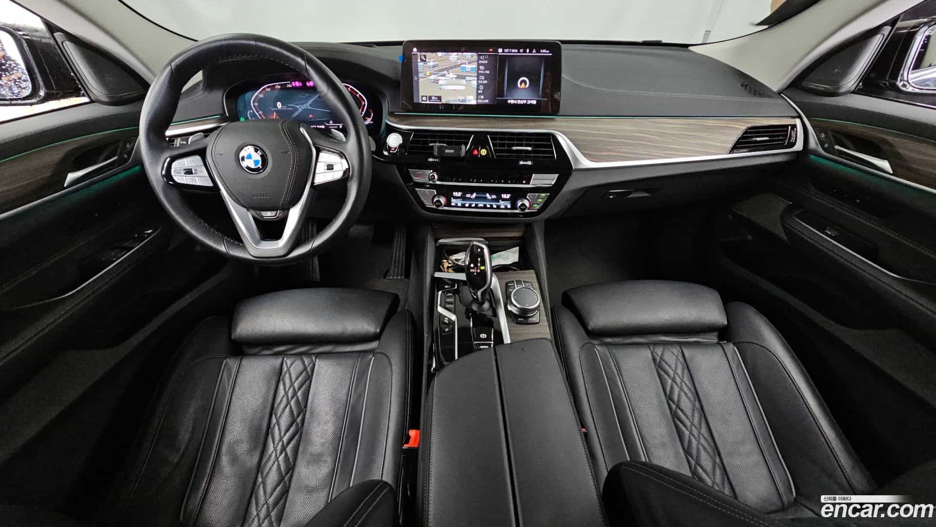 Gran Turismo BMW 2022.8-INNER-007