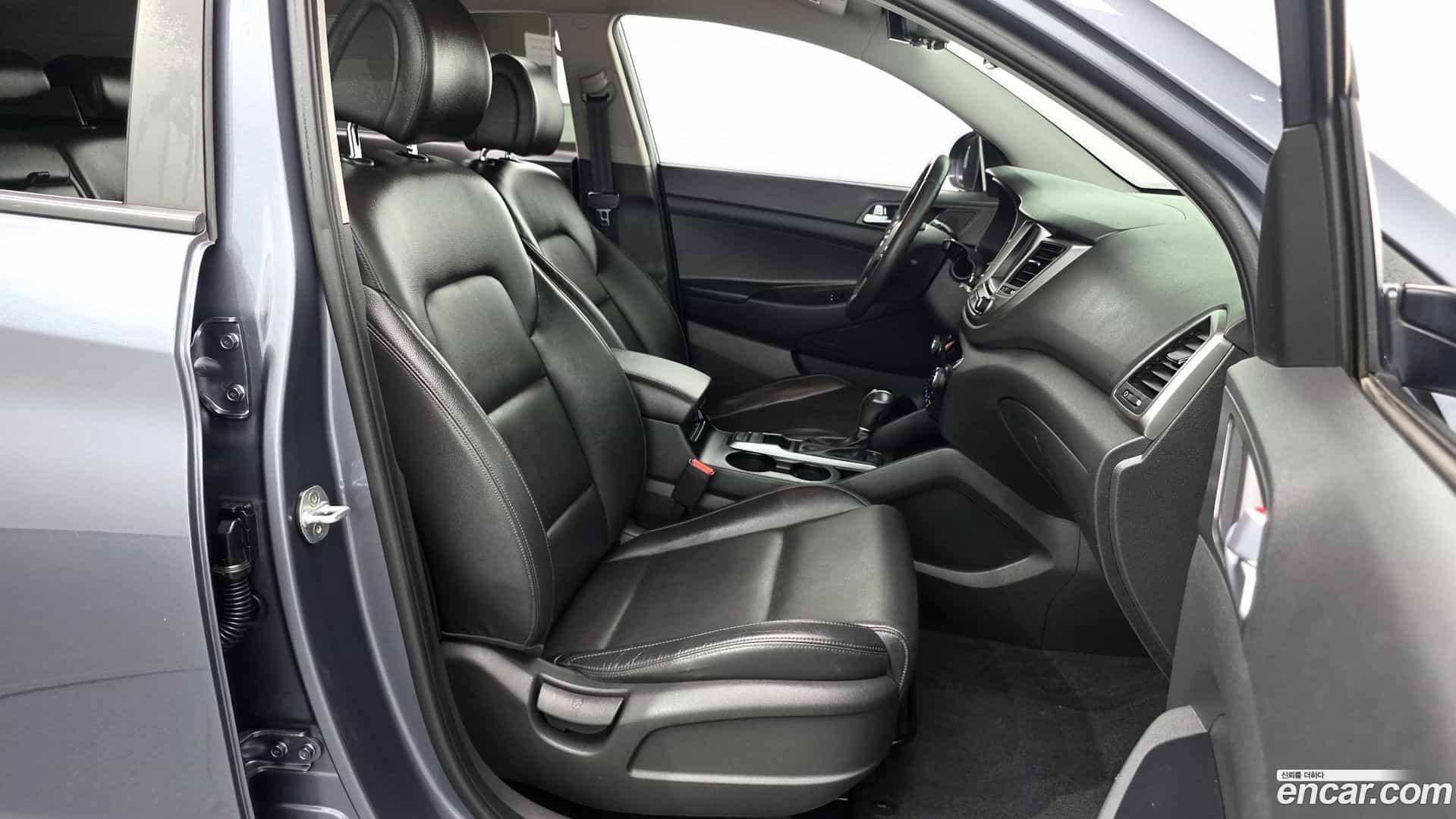 Tucson Hyundai 2016.10-INNER-036