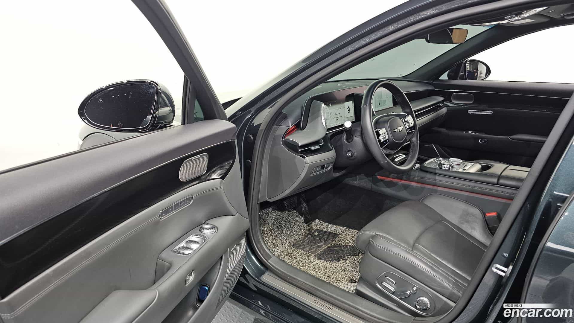 G90 Genesis 2023.0-INNER-010